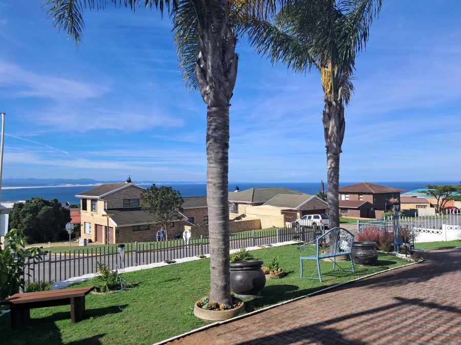 To Let 2 Bedroom Property for Rent in Wavecrest Eastern Cape